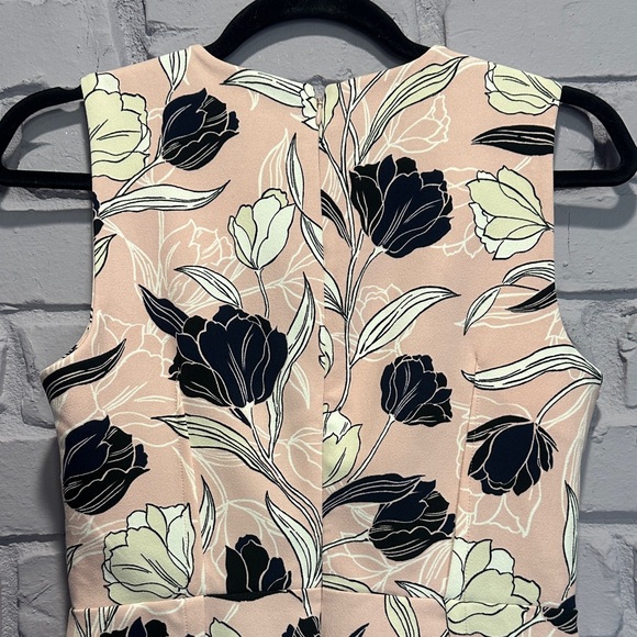 NWOT Floral Sleeveless Dress - Black and Cream size 2P - Picture 5 of 11